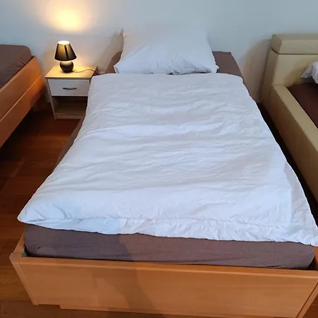 In 56 Qm Apartment, 24 H Check-in,free Parking Apartmán *